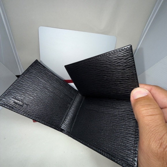 Salvatore Ferragamo Black Mens Revival Bifold Leather Wallet - Picture 4 of 7